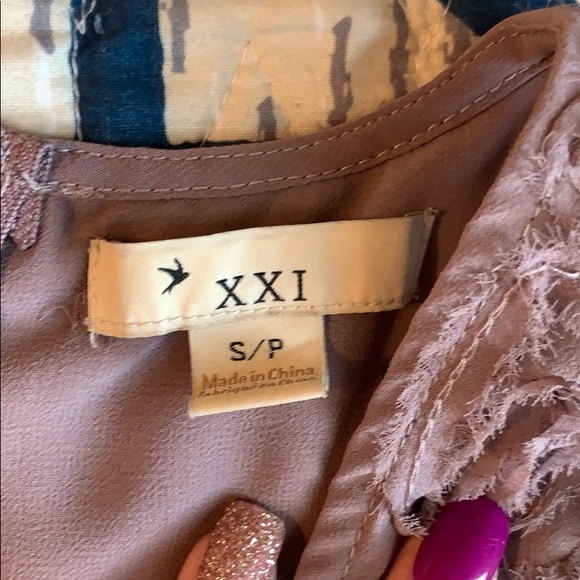 Top - Picture 2 of 2